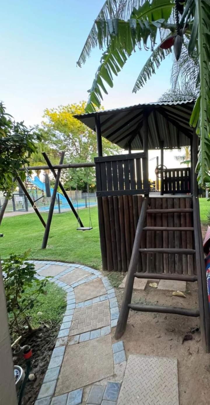 乌平通 月亮河旅馆酒店 外观 照片
